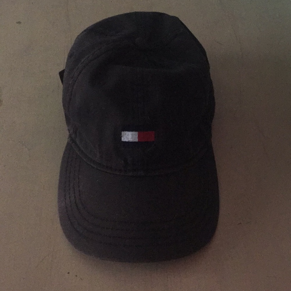 Tommy Hilfiger hat